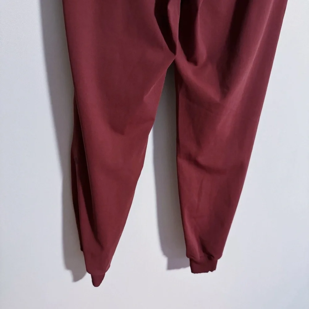 Lululemon - Dark Red On The Fly Jogger Pants
